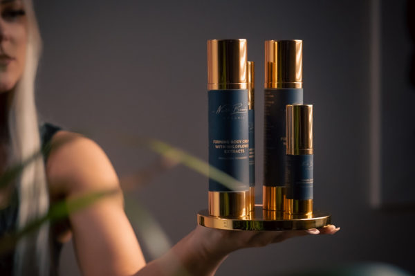 Firming Body and Face Kit with Hyaluronic Acid and Flower Extracts – Image 2