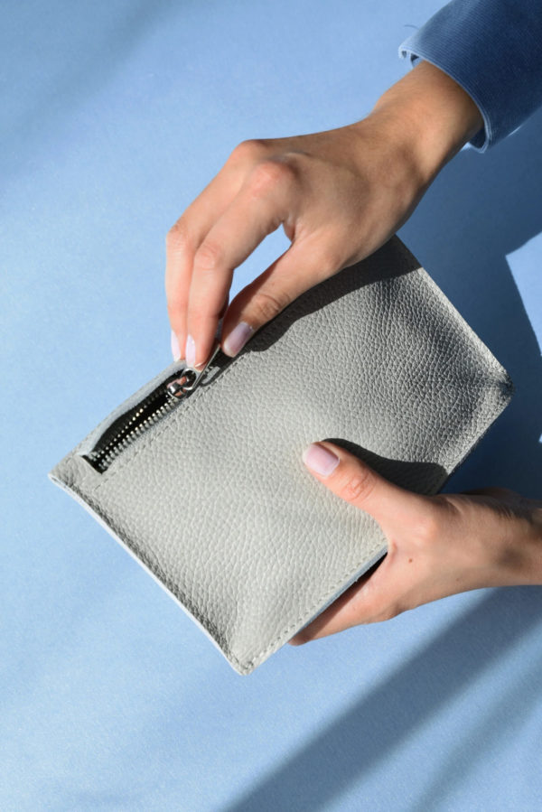 FACET Clutch - Light Grey – Image 2